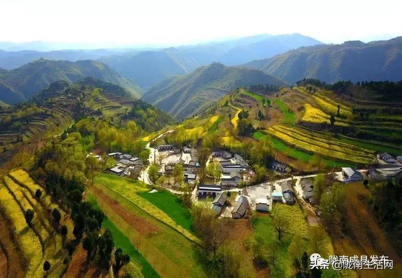 我叫成县，这是我2019年的自拍照