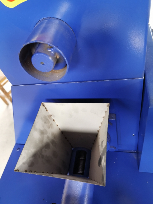 狗粮膨化饲料机,小型狗粮颗粒饲料机器