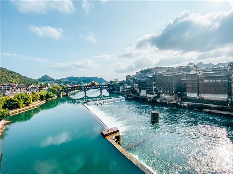 贵州除了千户苗寨还有其他玩的吗,贵州千户苗寨外的古镇