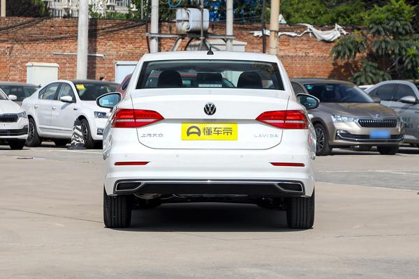 大众朗逸带有家族风格,搭载1.4T和1.5L,车身造型稳重