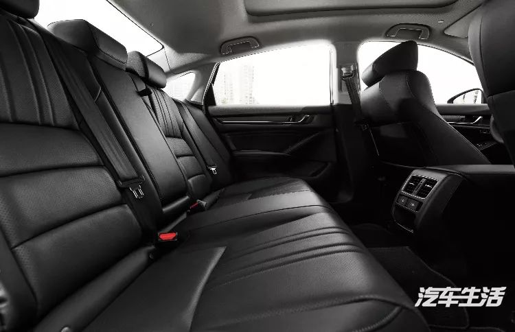 思域和雅阁怎么买,思域跟雅阁入手哪个比较好