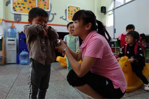 当孩子遭遇嘲笑你该怎样做,当孩子被人嘲笑怎么办