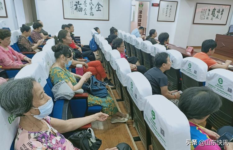 济南市“出彩讲堂”走进名辉豪庭社区