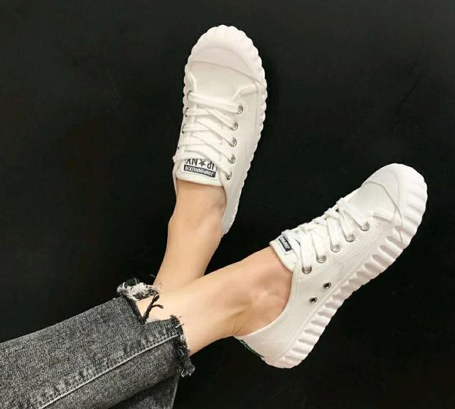 买什么休闲小白鞋,如何选购一双百搭小白鞋