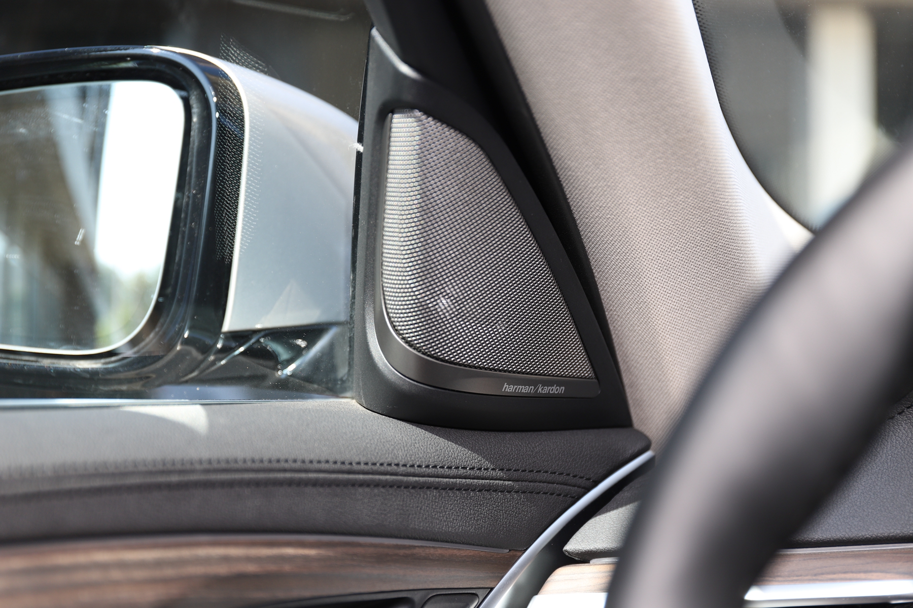 这一代宝马5系操控感怎样,宝马5系直列6缸2.5发动机油耗高