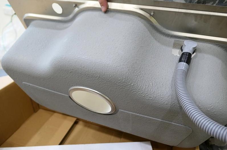 石英石水槽和304不锈钢水槽哪个好,水槽要选304的吗