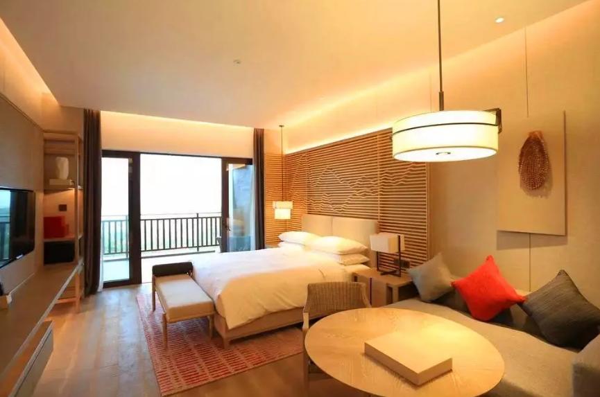 金沙湾看海酒店推荐理由,坐拥一整片森林的温泉度假酒店