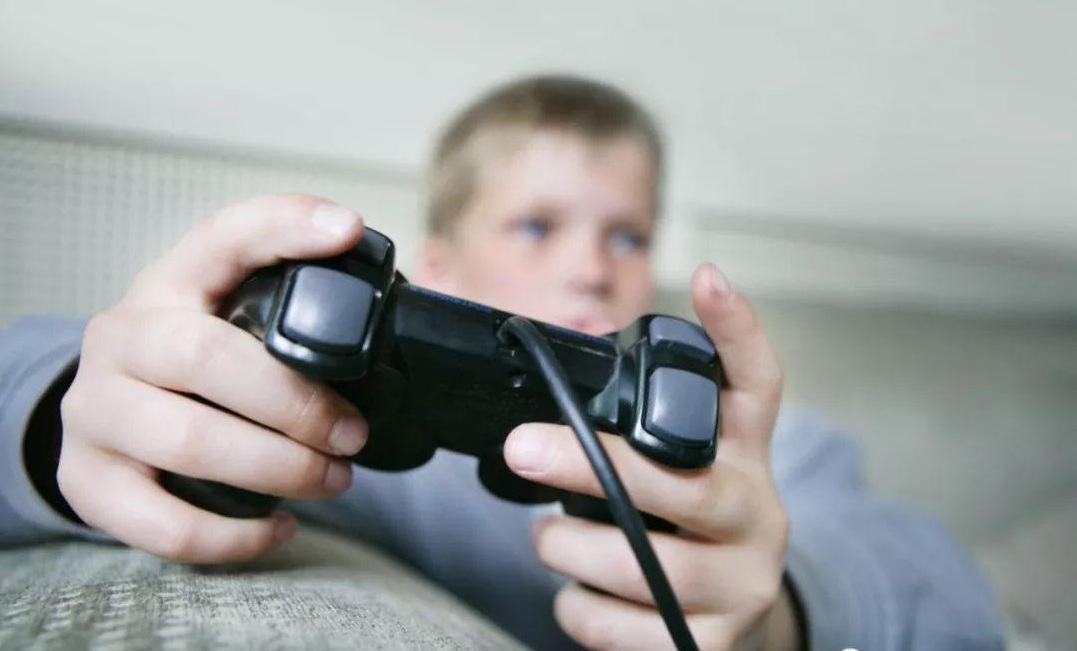 孩子青春期叛逆不学习沉迷游戏,帮助孩子戒网瘾和叛逆