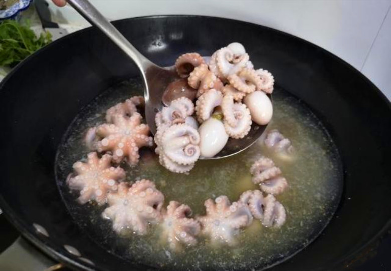 水煮八爪鱼要煮几分钟,清水煮八爪鱼的正确方法