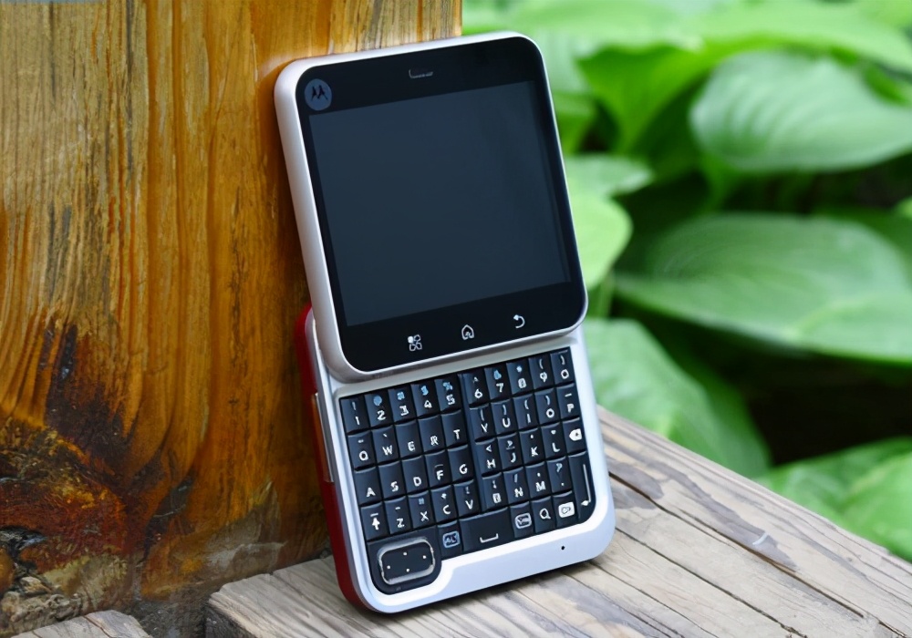 最经典的全键盘手机,盘点那些不务正业的文具