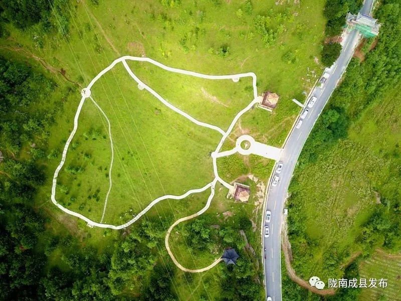 我叫成县，这是我2019年的自拍照~