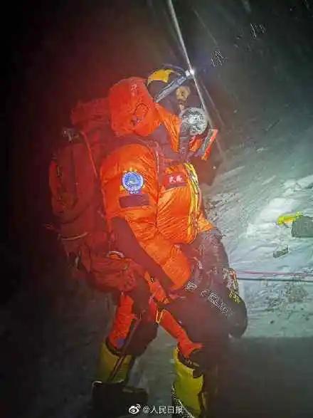 珠穆朗玛峰高度就是海拔嘛,珠穆朗玛峰视频