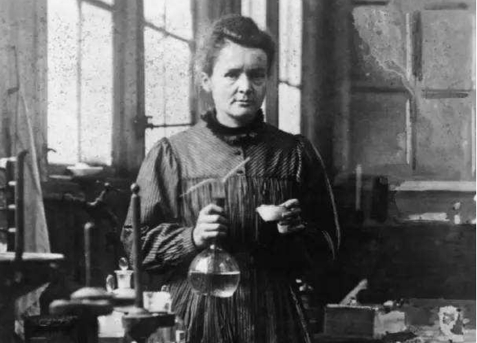 吃一口核废料会怎样?外国富豪把镭当补药,连喝1400瓶含镭药水