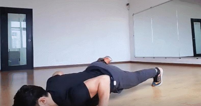 室内原地体能训练30个简单小动作,室内徒手体能训练方法