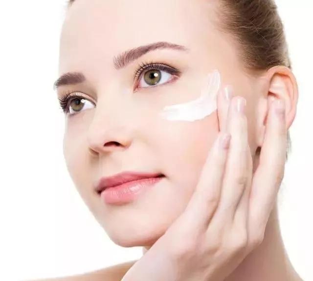 维生素E加它涂脸，坚持一周皮肤光滑细腻又白皙，效果超好