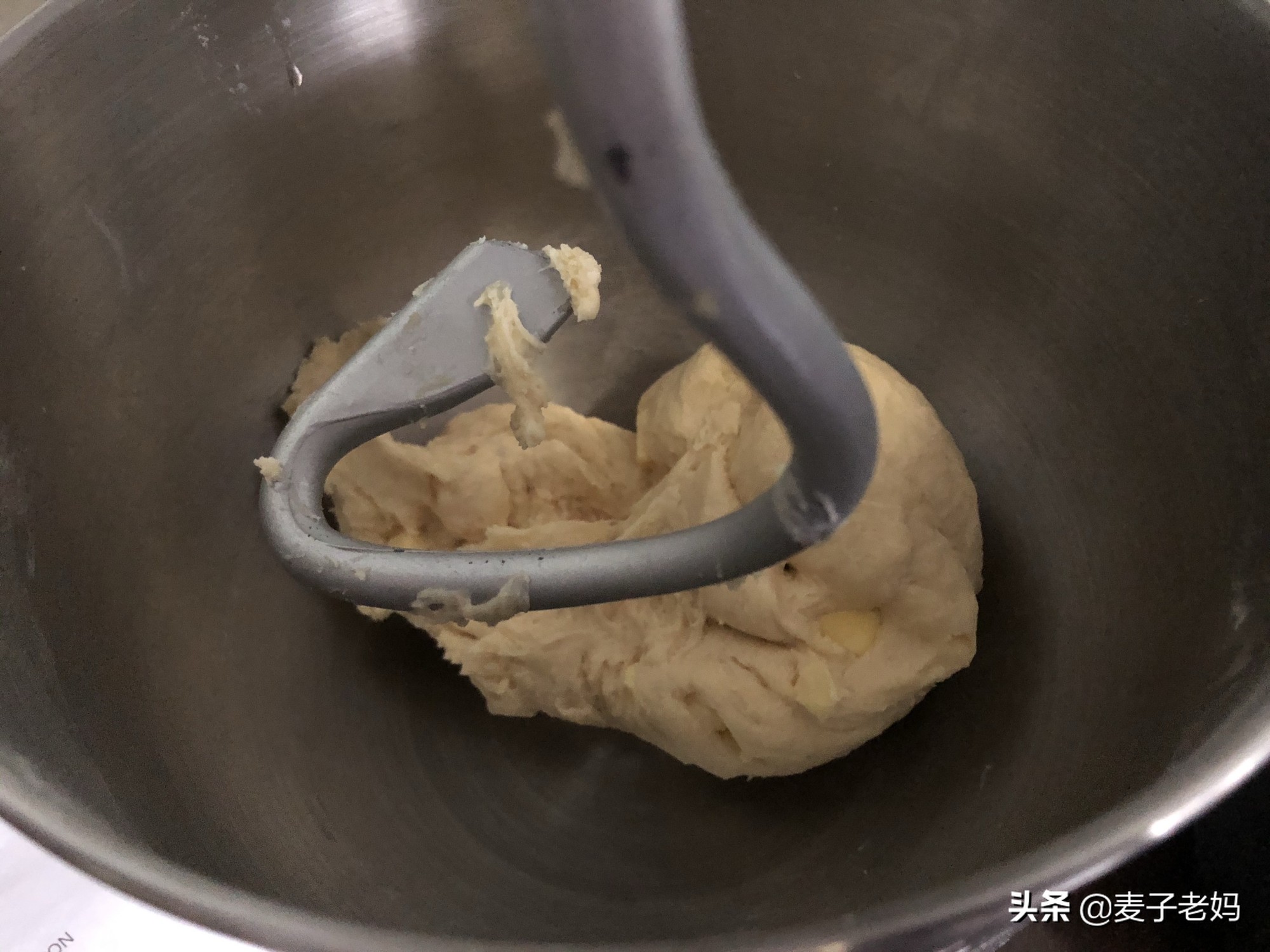 吃剩小米粥能做饼吗,剩的小米粥做发糕