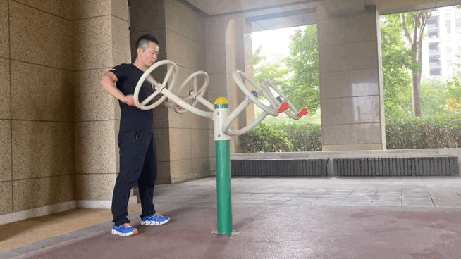 小区（户外）最常见的12款健身器材，看下你能玩转几个？