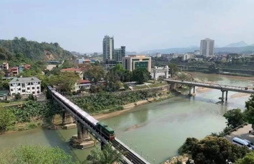 云南哪个地方可以看到越南的城市,云南边境靠越南城市有哪些