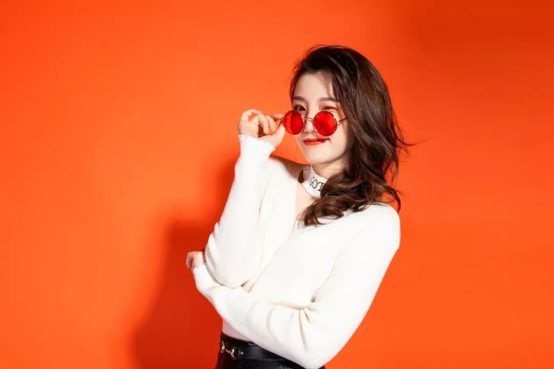 女神进化论:看80后白骨精如何PK90后小魔女?