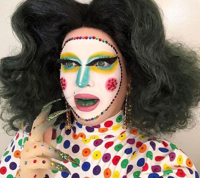 有人看见这篇文章出个可替换甲片的指甲油手套,我绝对第一个下单