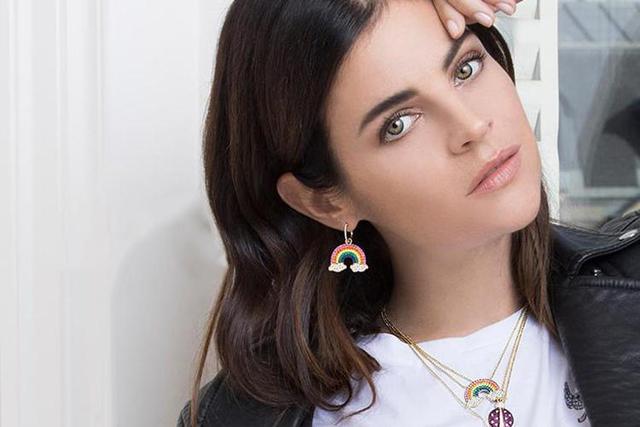 金饰小配饰巧搭配,个性金饰时尚搭配