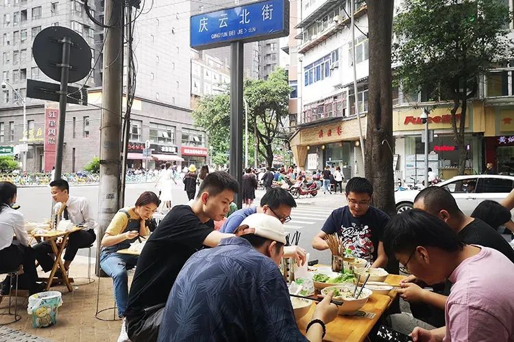 牛市口到望平坊，看成都地摊如何珍藏城市烟火气