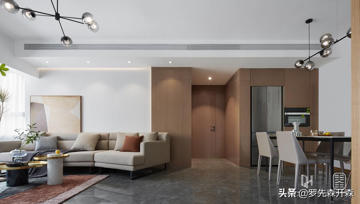 抛弃华丽的套路，以极简的走心唤醒柔情