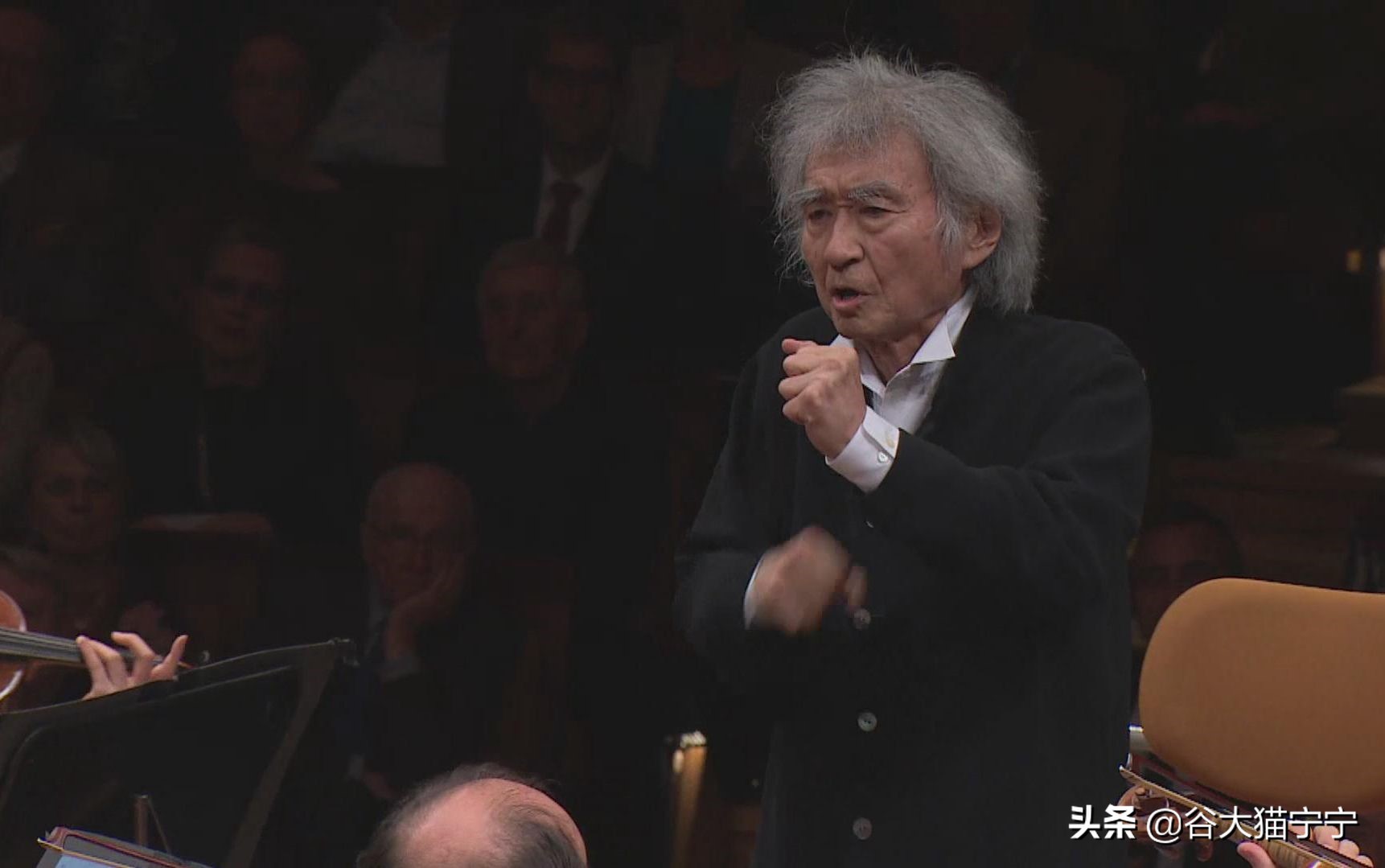 61岁中国老大爷被500万老外点赞：有底气的人生有多爽