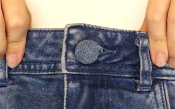 牛仔裤的扣子怎么修补,牛仔裤的扣子怎么弄掉图解