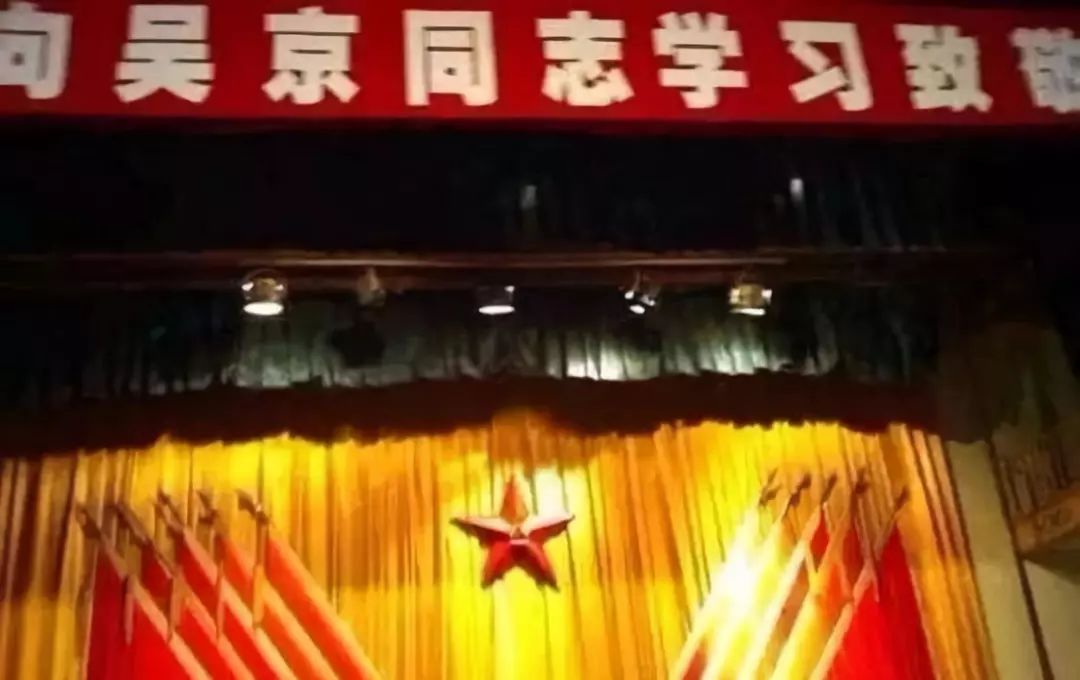 吴京戒赌镜头,赌侠2002张家辉吴京