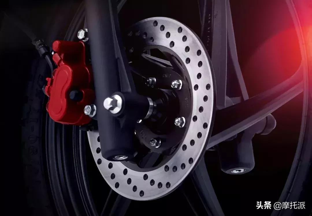 五羊本田小火箭125弯梁多少钱,五羊本田弯梁小火箭125油箱多少升