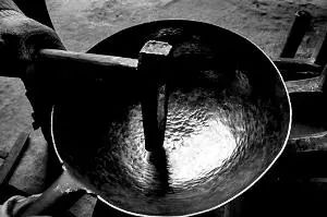 锅烧糊了吸入大量油烟怎么办,锅炒菜老是糊底菜不好吃