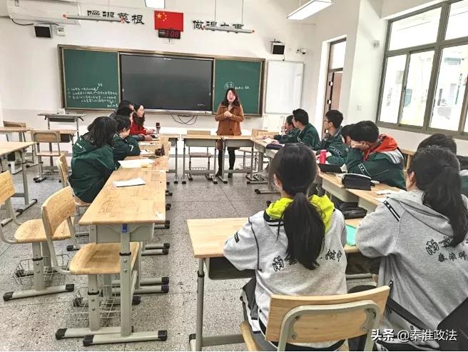 出道即巅峰！秦淮科技高中辩论队市赛夺冠背后