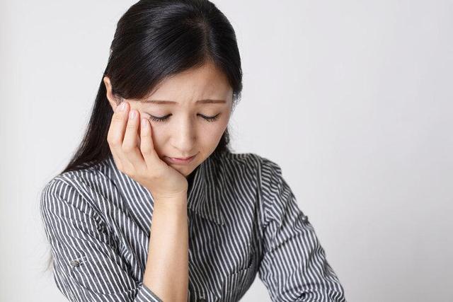 为什么许多女生小便后要用纸巾擦？这样做对吗？不妨了解下