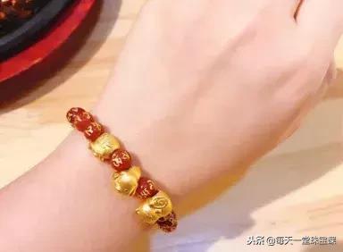 本命年转运珠一般几颗最好,转运珠戴几颗最好有什么讲究