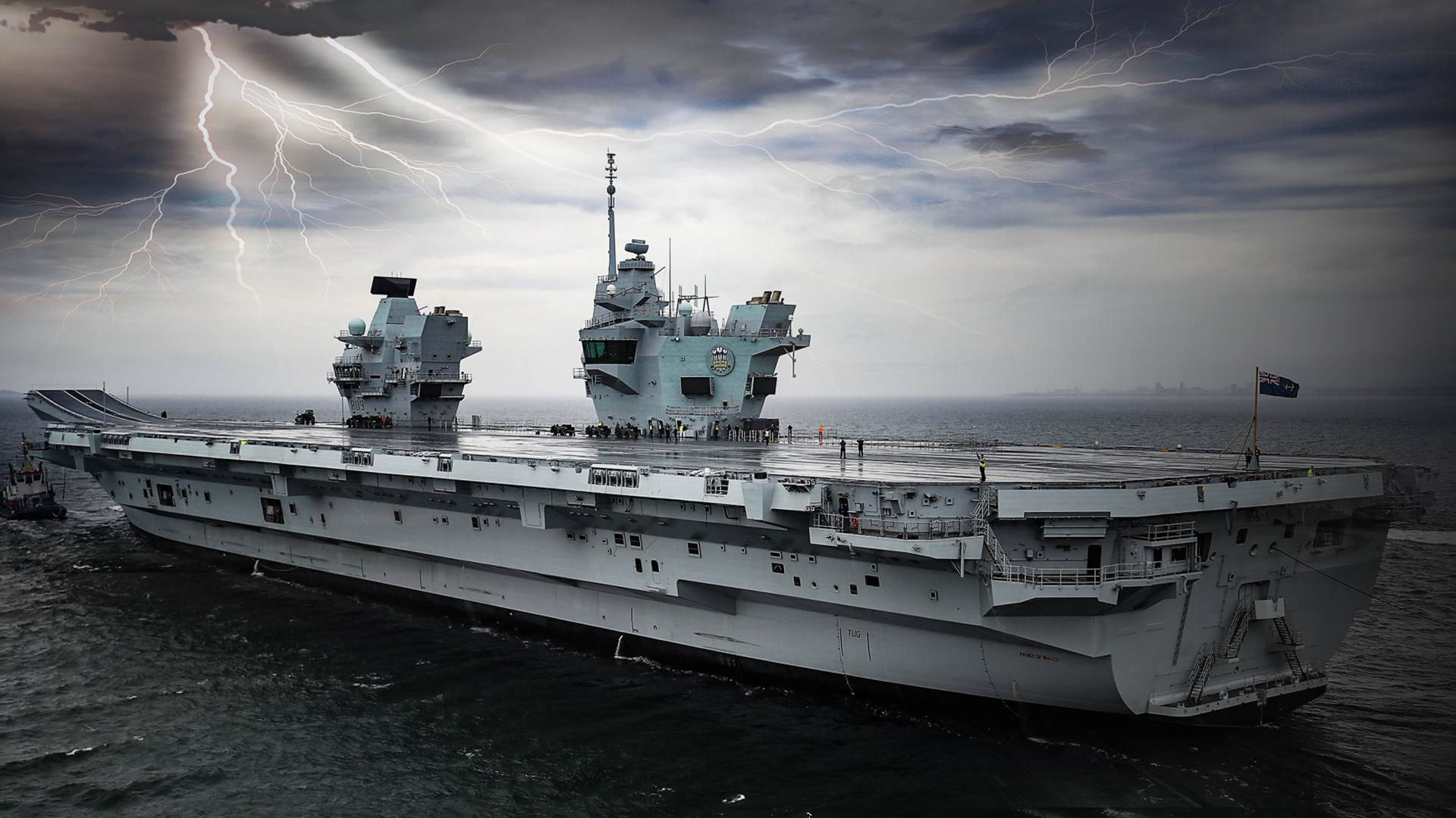 1997年香港回归前夕,英国34艘军舰闯入南海,与我军对峙三天后认怂