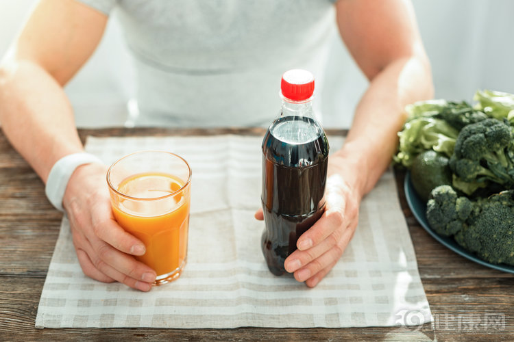 5种饮料已被拉入黑名单,三种饮料被医生划到黑名单