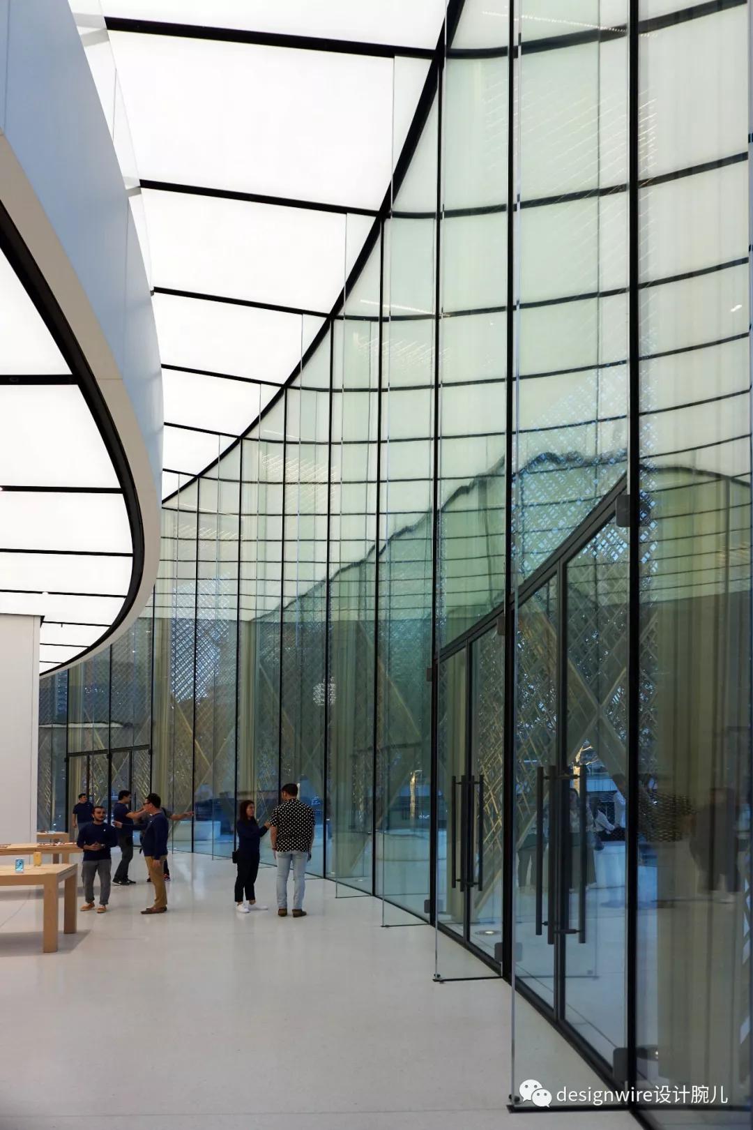 全球第一家苹果水上直营店在哪里,全球第一水上零售店