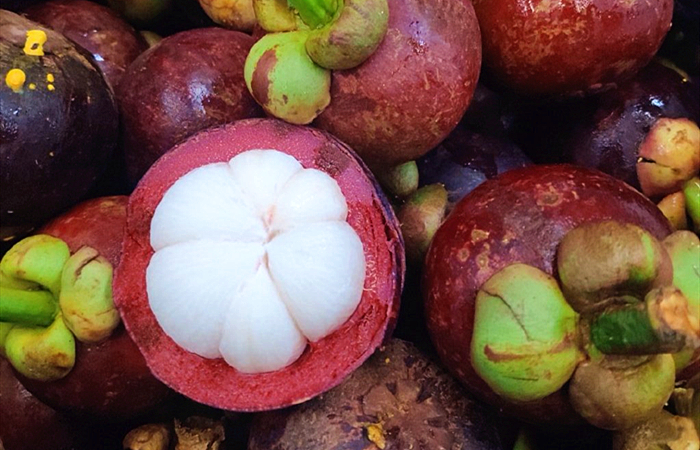 挑山竹要挑果壳硬的还是果壳软的,山竹是果壳比较硬好还是果壳变软