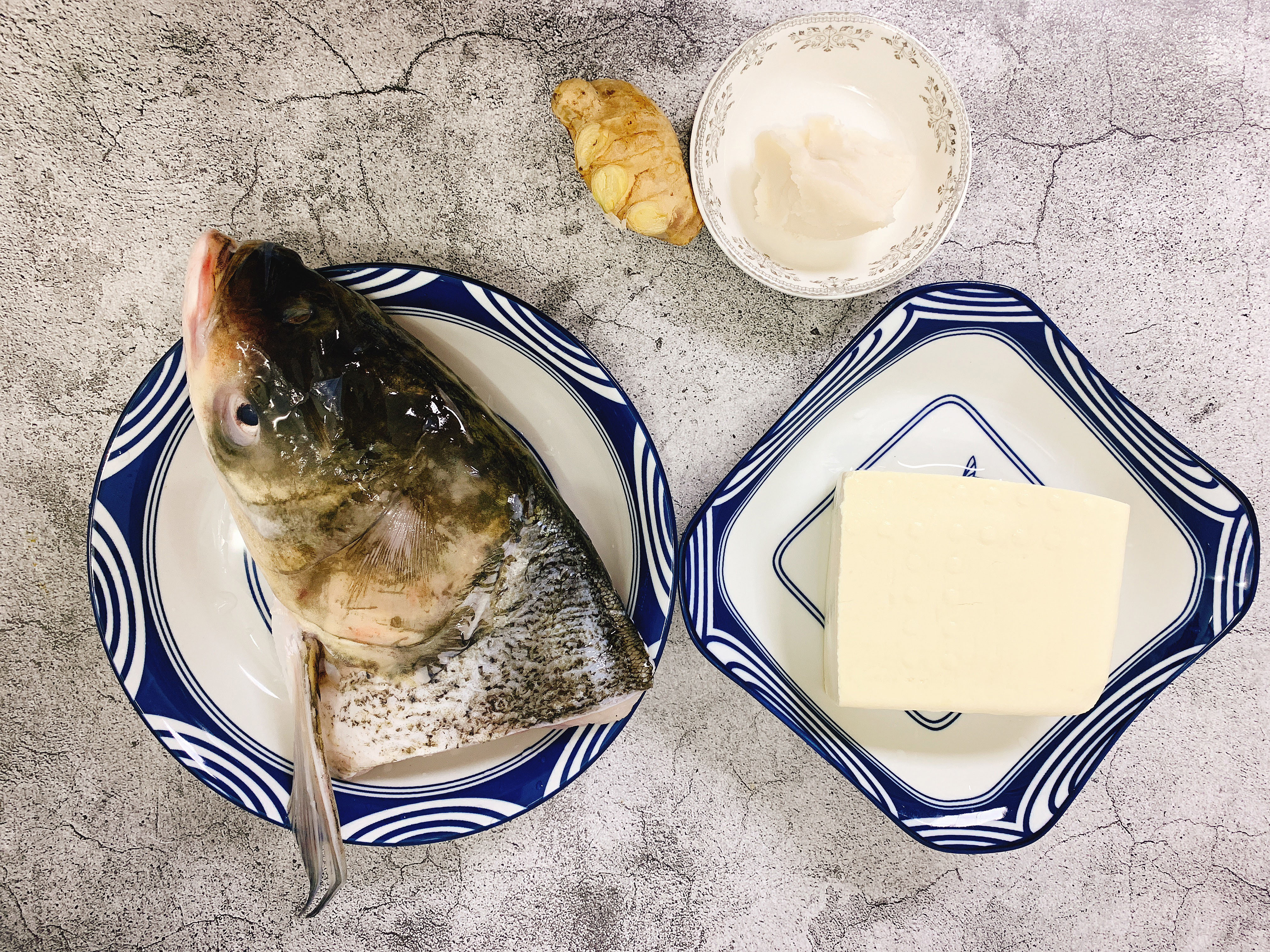 煮鱼头汤豆腐要不要煎,煮鱼头汤时为啥起白沫子