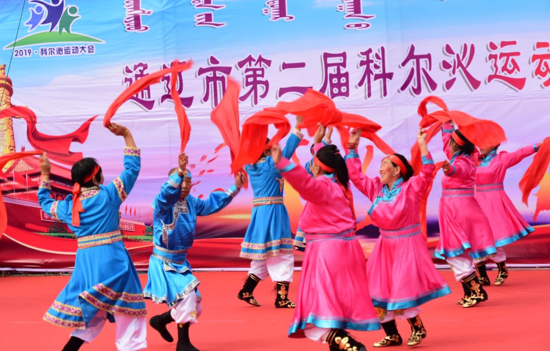 蒙古舞绕肩踮脚,被称为蒙古族舞蹈活化石的安代舞