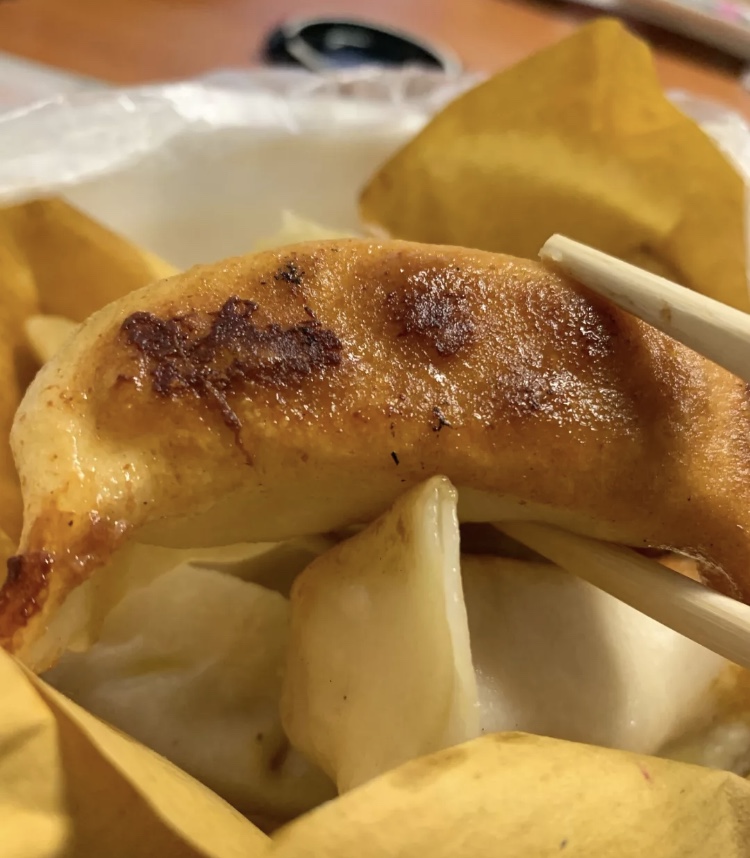 这家深藏杨浦老弄堂的锅贴馆,这家百年老店竟然藏在上海郊区