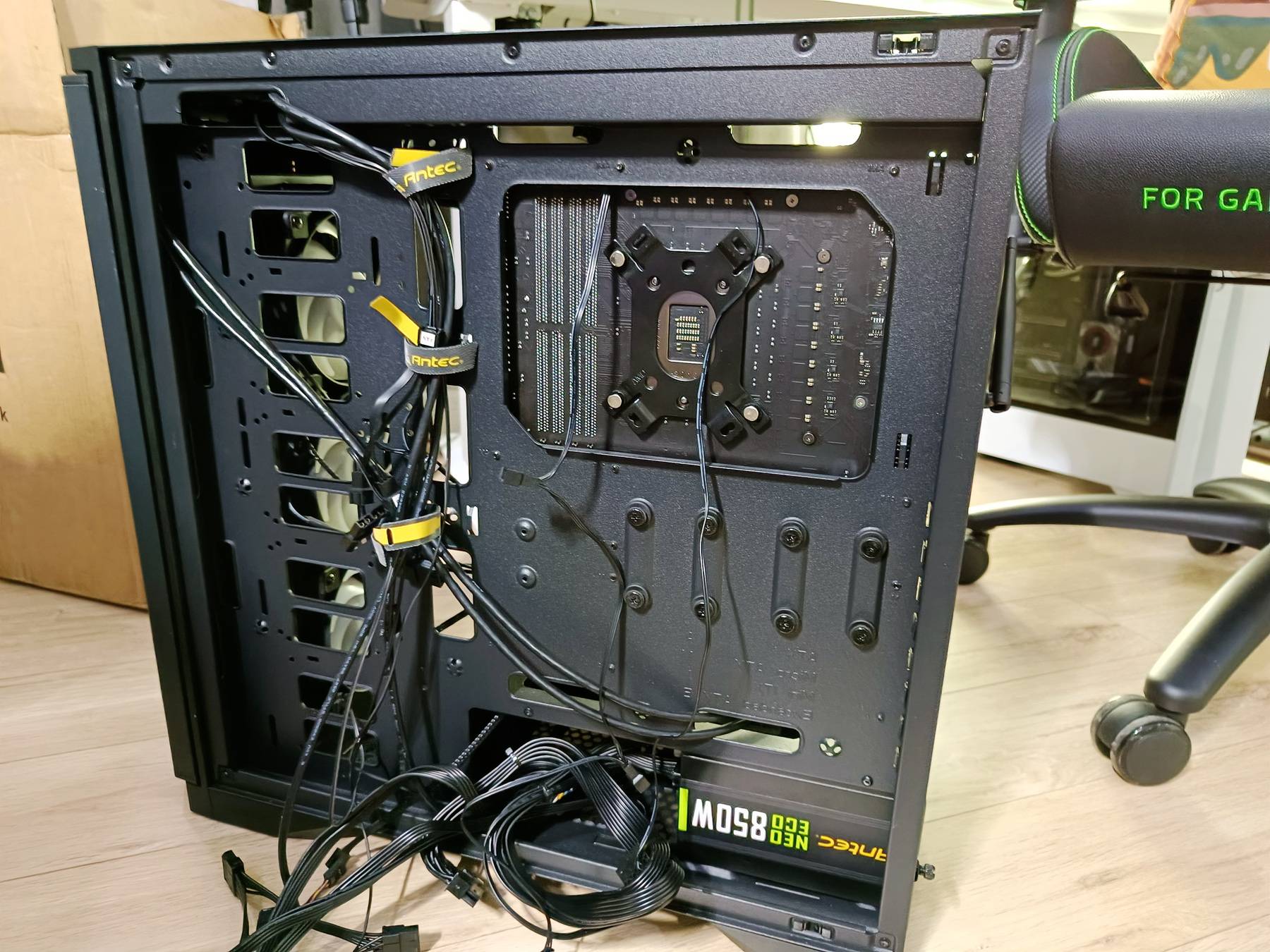 电脑散热器怎么装电源,电脑散热器安装供电