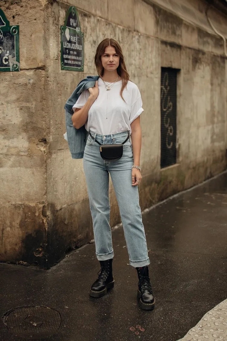 白t恤太显黑怎么搭配,白色t恤显得人胖应该穿什么好看