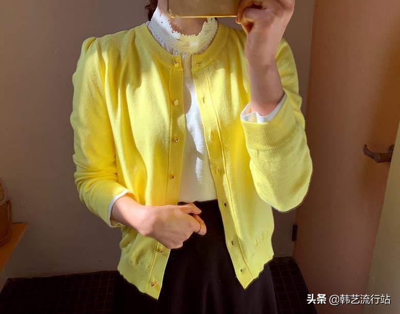 这个季节女穿什么衣服,早春款韩系温柔风蝴蝶结针织毛衣