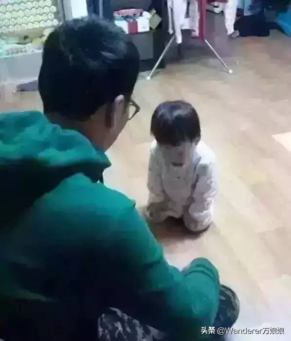 哈哈哈哈哈哈我笑到我妈把鞋塞我嘴里