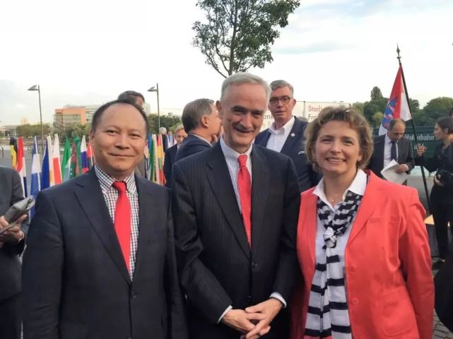 欧洲经济参议院副主席——约莫史波,杨明