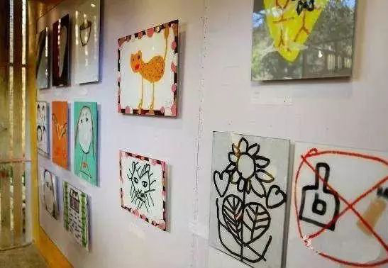 看到小朋友在墙上乱画时怎么说,小孩子在墙上乱画怎么清理掉