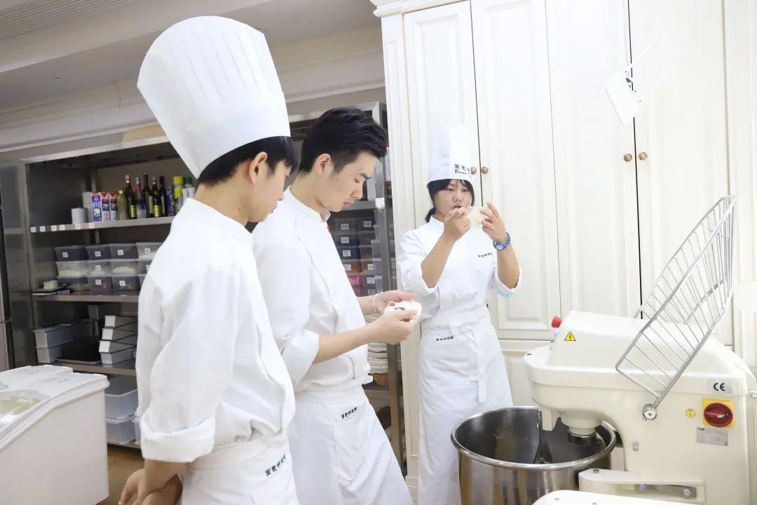 面团怎么样可以又软又不粘手,优美小课堂