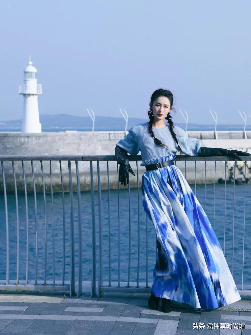 雾霾蓝和克莱因蓝哪个显白,宝蓝跟克莱因蓝哪个显白